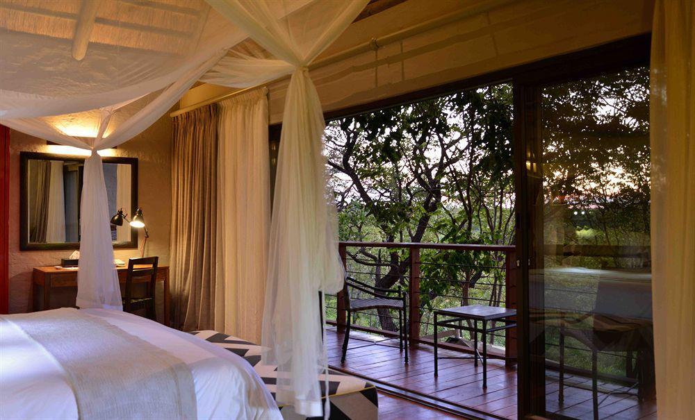 Victoria Falls Safari Suites Exterior foto