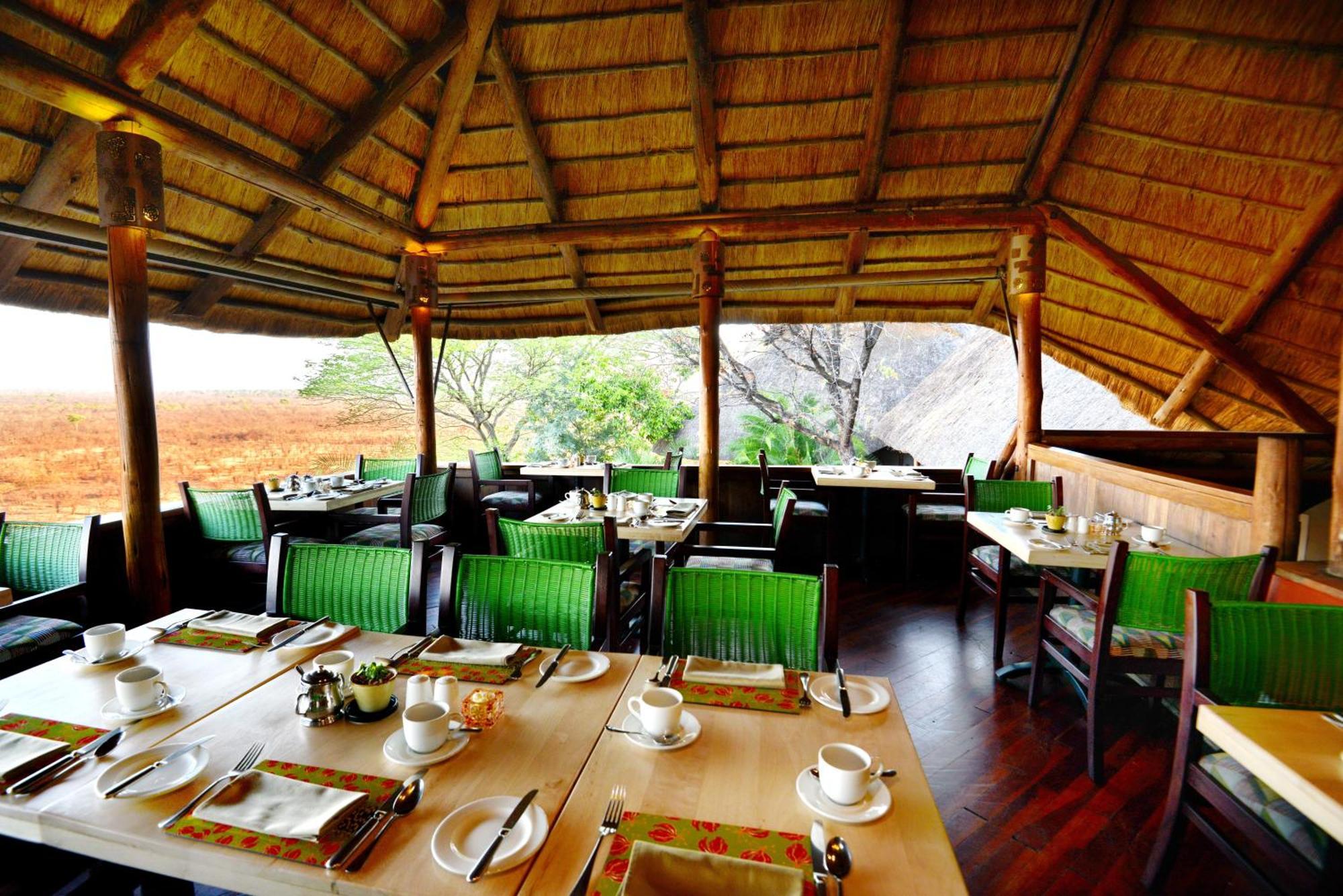 Victoria Falls Safari Suites Exterior foto
