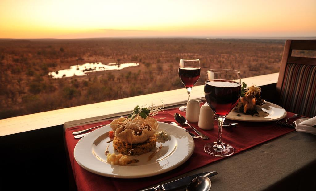 Victoria Falls Safari Suites Exterior foto