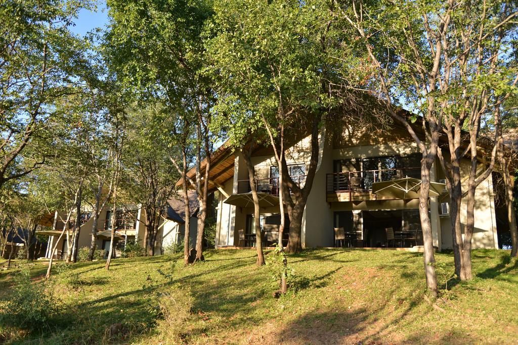 Victoria Falls Safari Suites Exterior foto