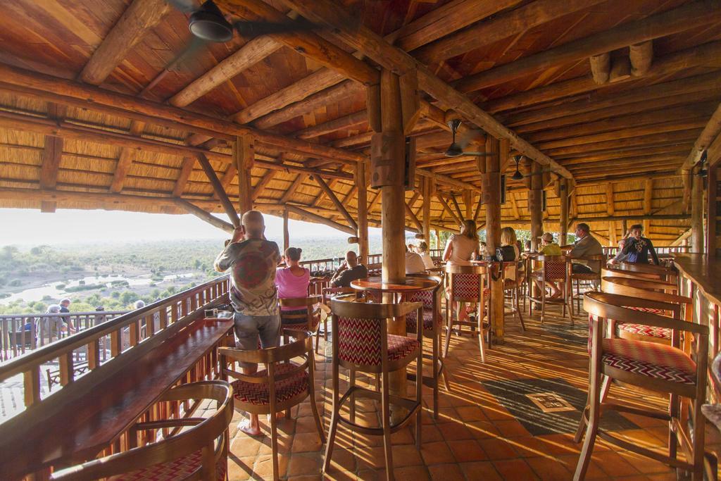 Victoria Falls Safari Suites Exterior foto