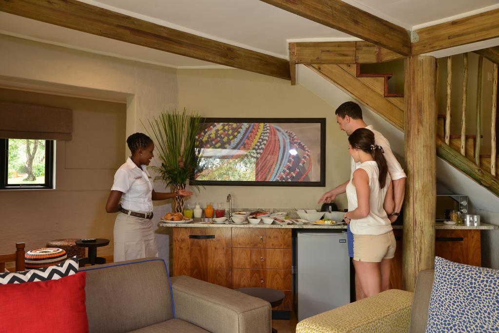 Victoria Falls Safari Suites Exterior foto
